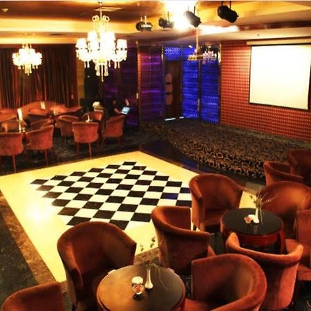 Moonstar Hotel Ya'an Екстериор снимка